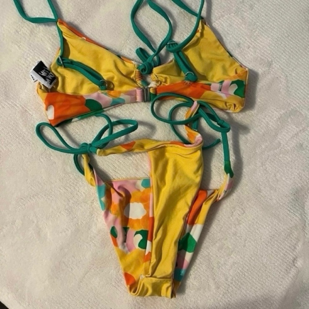 Princess Polly Janey Floral Multi color bikini set - Picture 4 of 6